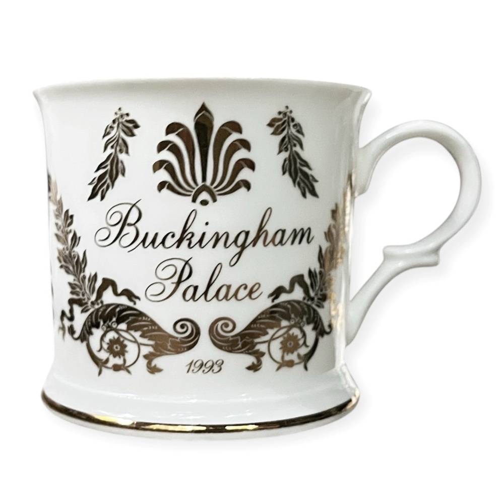 Buckingham Palace Souvenir Tea Cup Fine Bone China Gold Trim Queen Elizabeth II